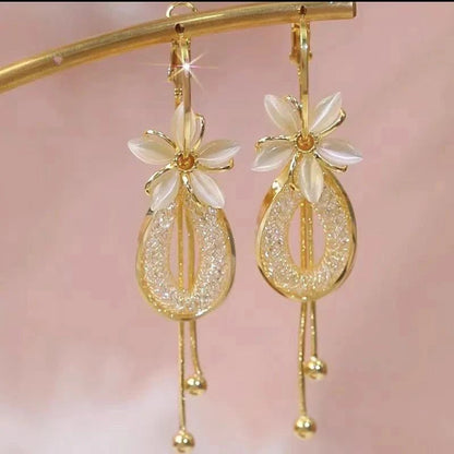 📢📢49% OFF !! ⏰Elegant Flower Tassel Dangle Earrings
