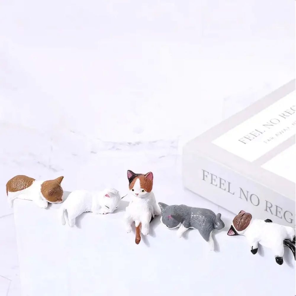🐱Hand-Painted Mini Cat Desk Figurines 🐶- Set of 5 Cute Cartoon Kitty Companions