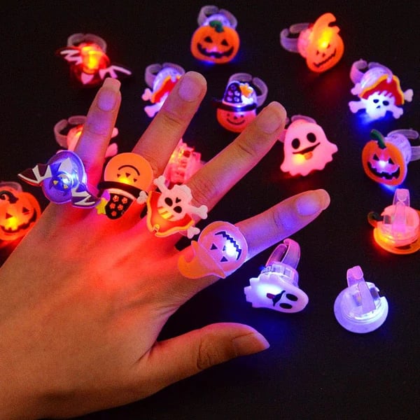 🔥🎃Spooky Season Hot Sale 50% OFF:＄27.99‼️✨LED Light Halloween Glowing Ring 💍| Flashing Light‑Up Party Favor for Halloween Night👻