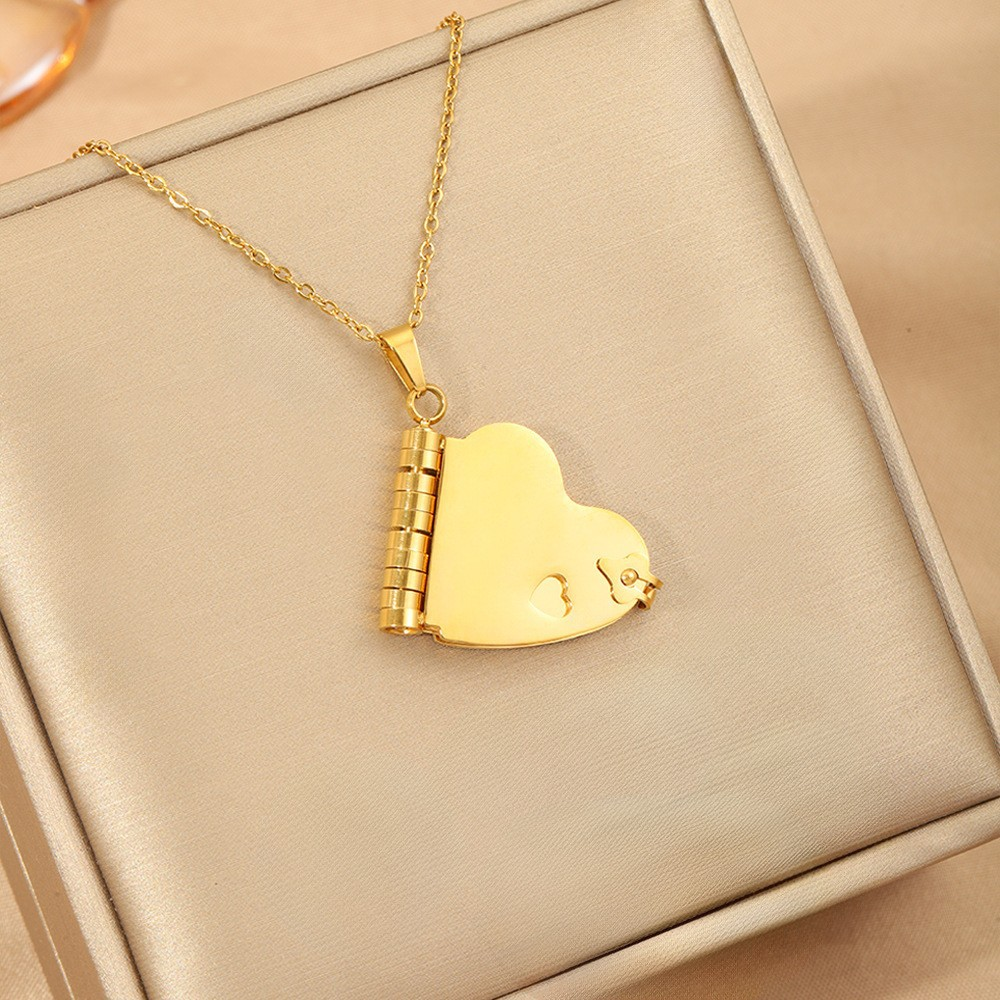 💖 Love Letter Heart Necklace – A Timeless Gift of Love
