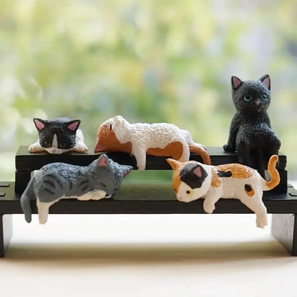 🐱Hand-Painted Mini Cat Desk Figurines 🐶- Set of 5 Cute Cartoon Kitty Companions
