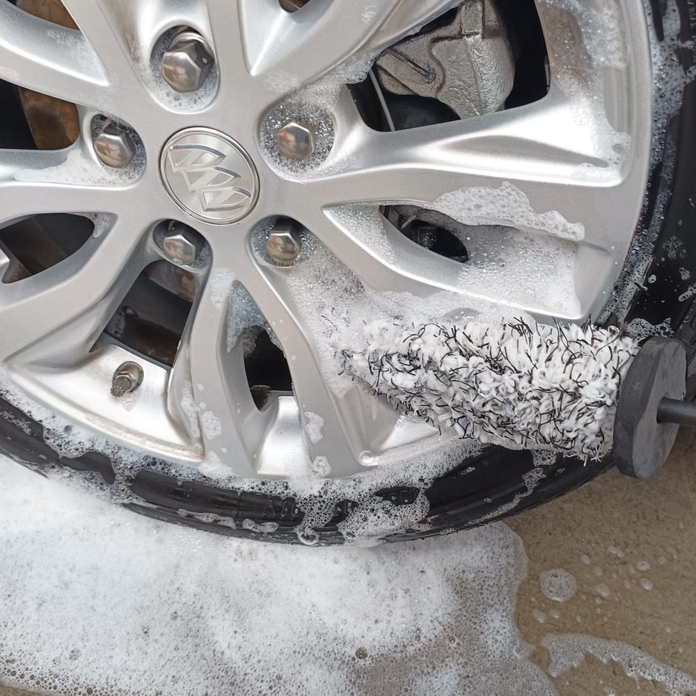 🔥BOGO Deal! 🧼 Get 2 Wheel Brushes for the Price of 1 – Limited Time!