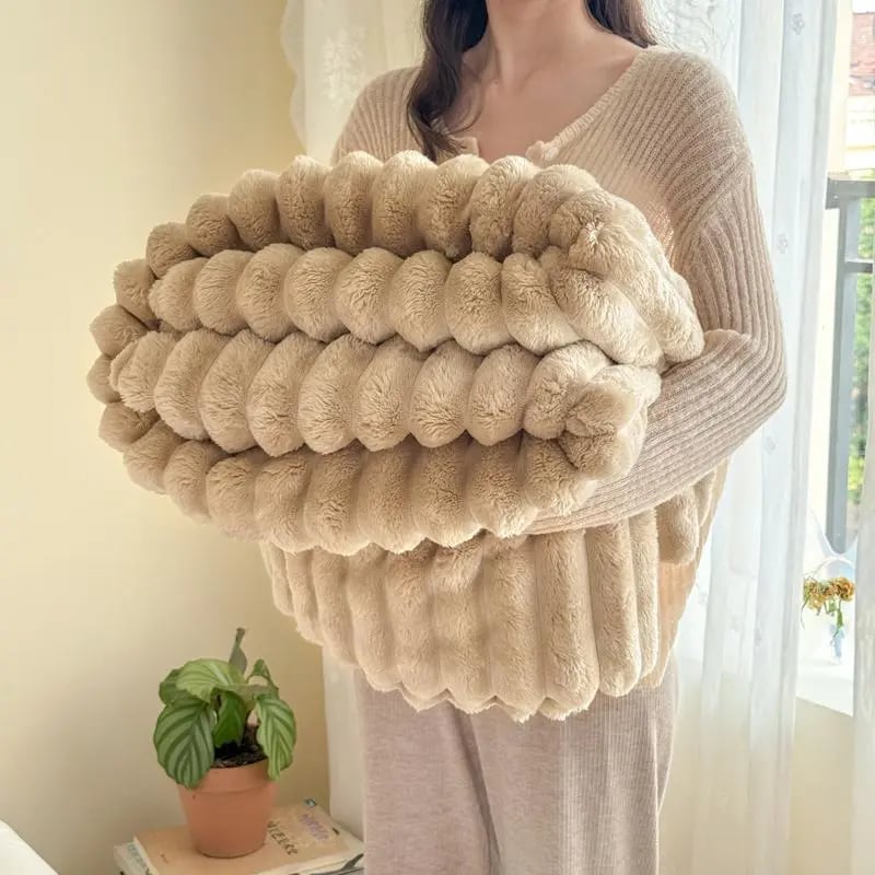 🎀Popular thickened plush nap blanket