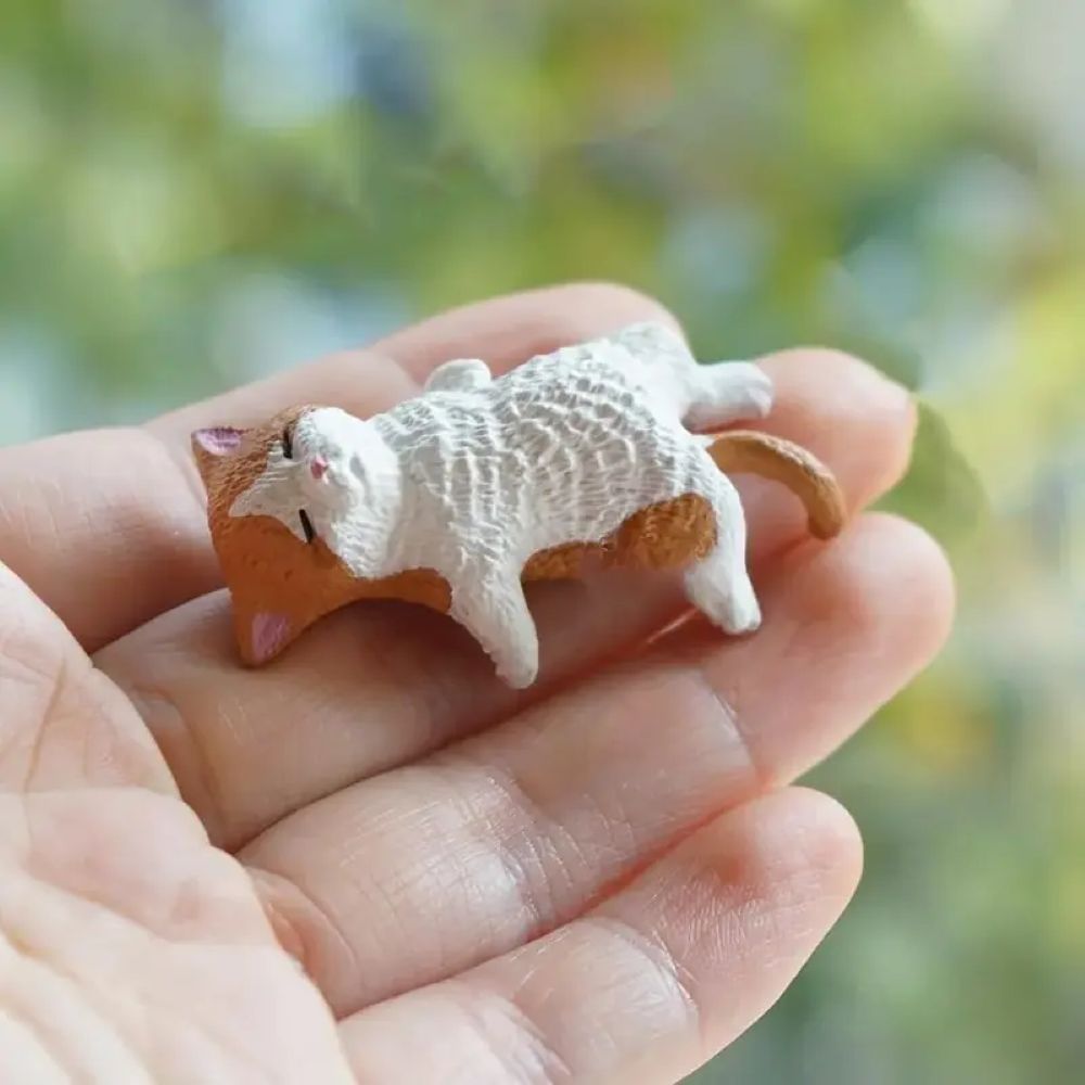 🐱Hand-Painted Mini Cat Desk Figurines 🐶- Set of 5 Cute Cartoon Kitty Companions