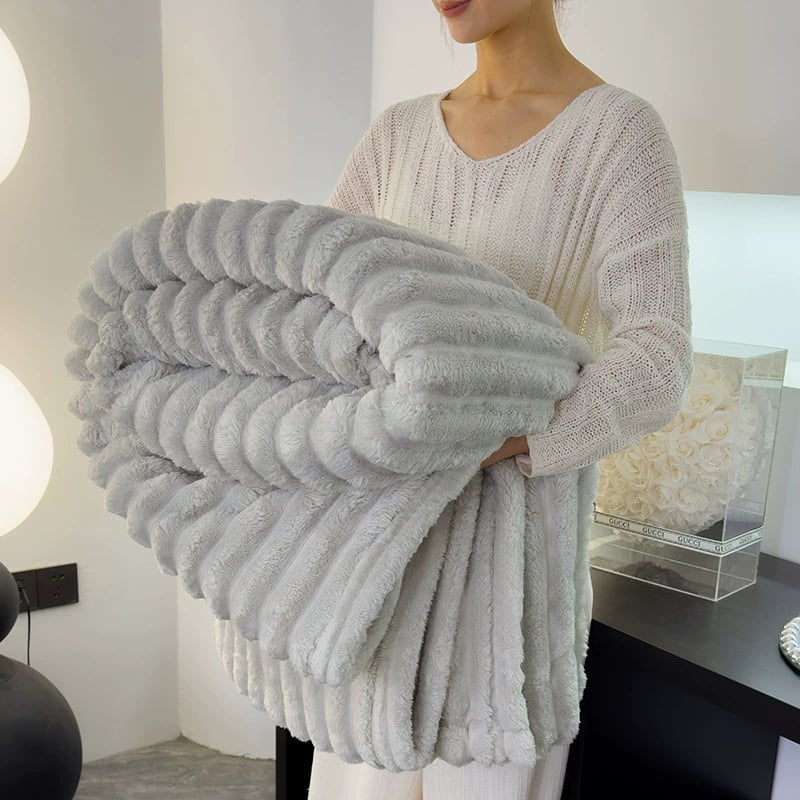 🎀Popular thickened plush nap blanket