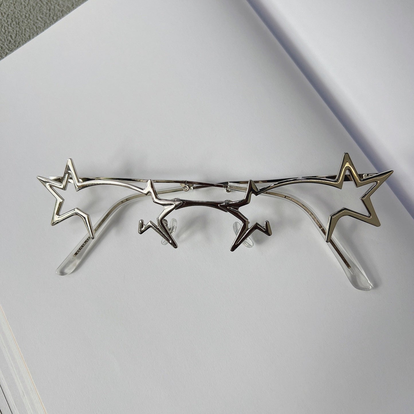 Y2K Star Frame Cosplay Glasses – Foldable & Stylish