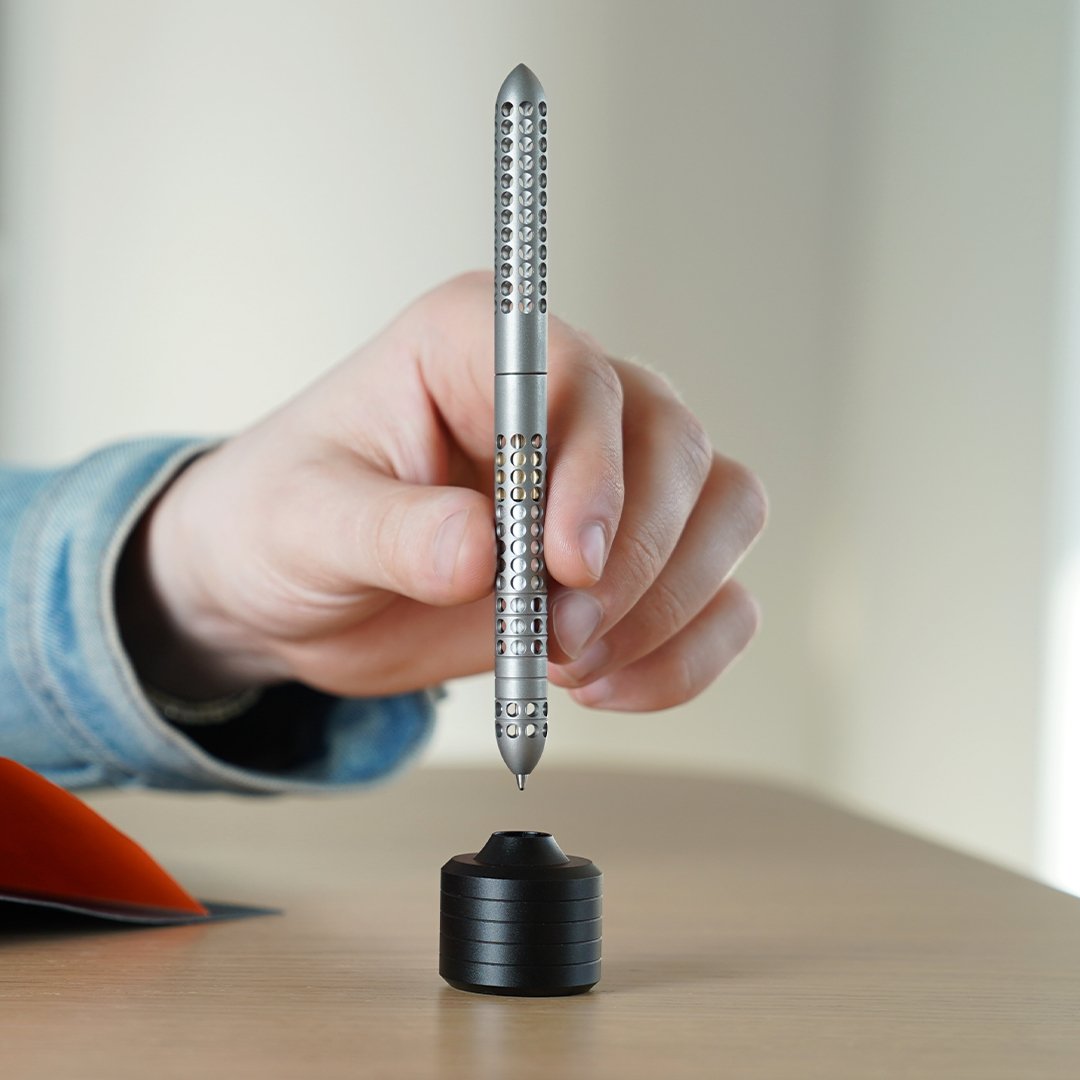 LIGHT: Forever Bendable Titanium Pen, Flexible Portable Metal Pen