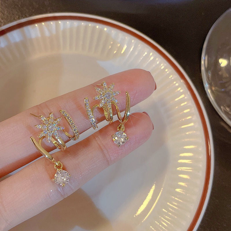 🔥Sparkling Claw Earrings For Women🥳