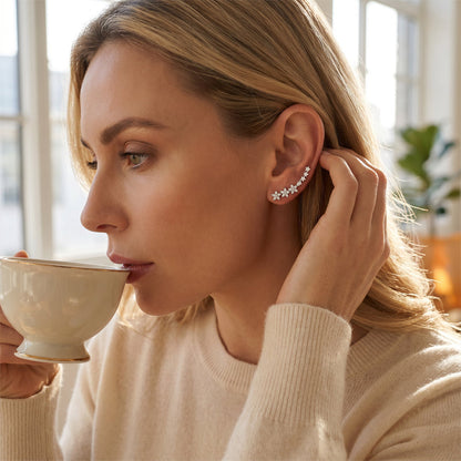 🔥Starry Flower Rhinestone Ear Climber Earrings
