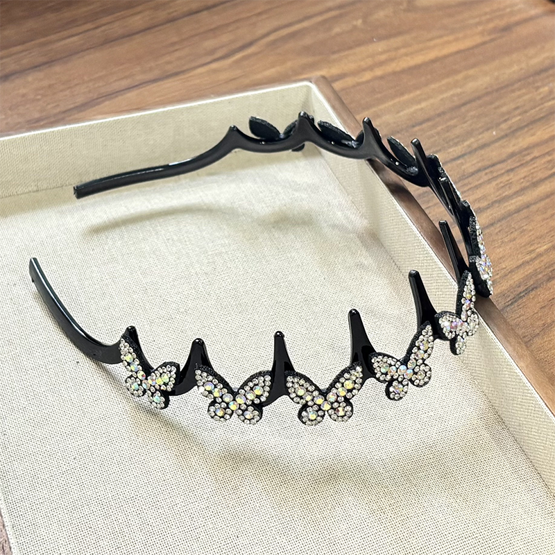 Volumizing Rhinestone Butterfly Headband for Women🥳